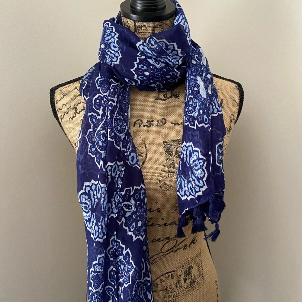 Tassel Neck Scarf
